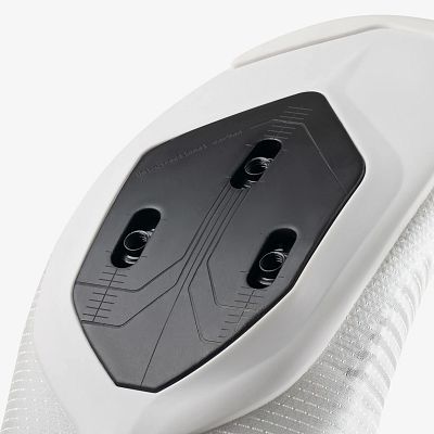 Превью  Велотуфли шоссейные FIZIK Vega Carbon White/White
